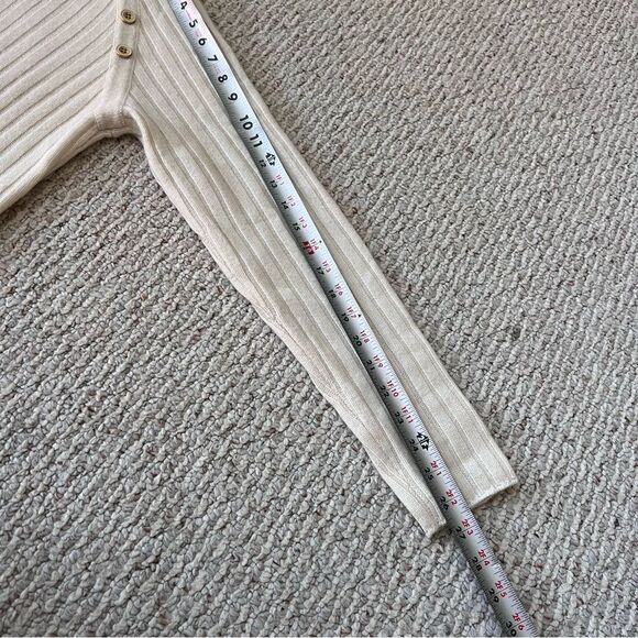 J McLaughlin "Lunet" Cashmere Wool Blend Turtleneck Sweater - Picture 8 of 9